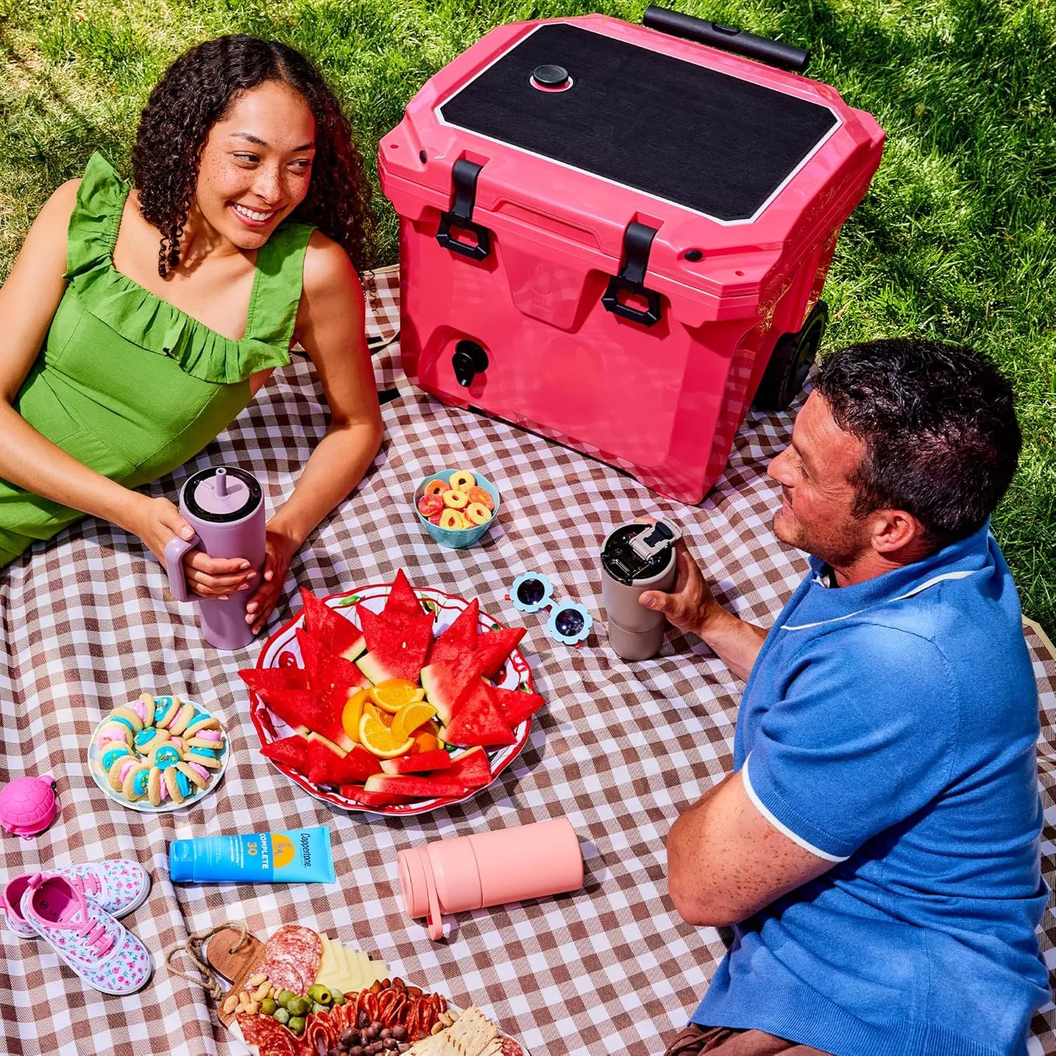 BrüMate BrüTank Wheeled Hard Cooler with Built-in Drink Dispenser Tank and Tap | Perfect for Beach, Tailgating, Drinks, Camping, Sports Games, Parties and More