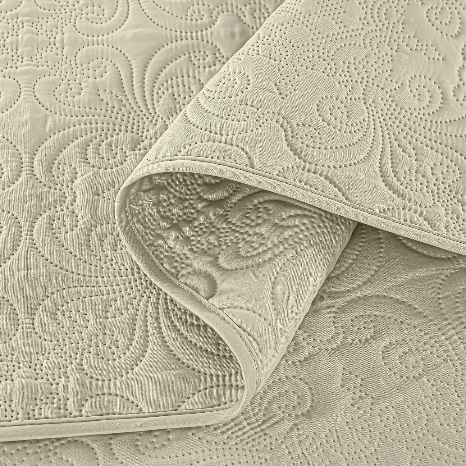 Chezmoi Collection Luca 3-Piece Oversized Bedspread Set, King Size, Beige - Summer Quilt Lightweight Microfiber Bedspread 118 x 106 - Floral Medallion Pattern Coverlet for All Season