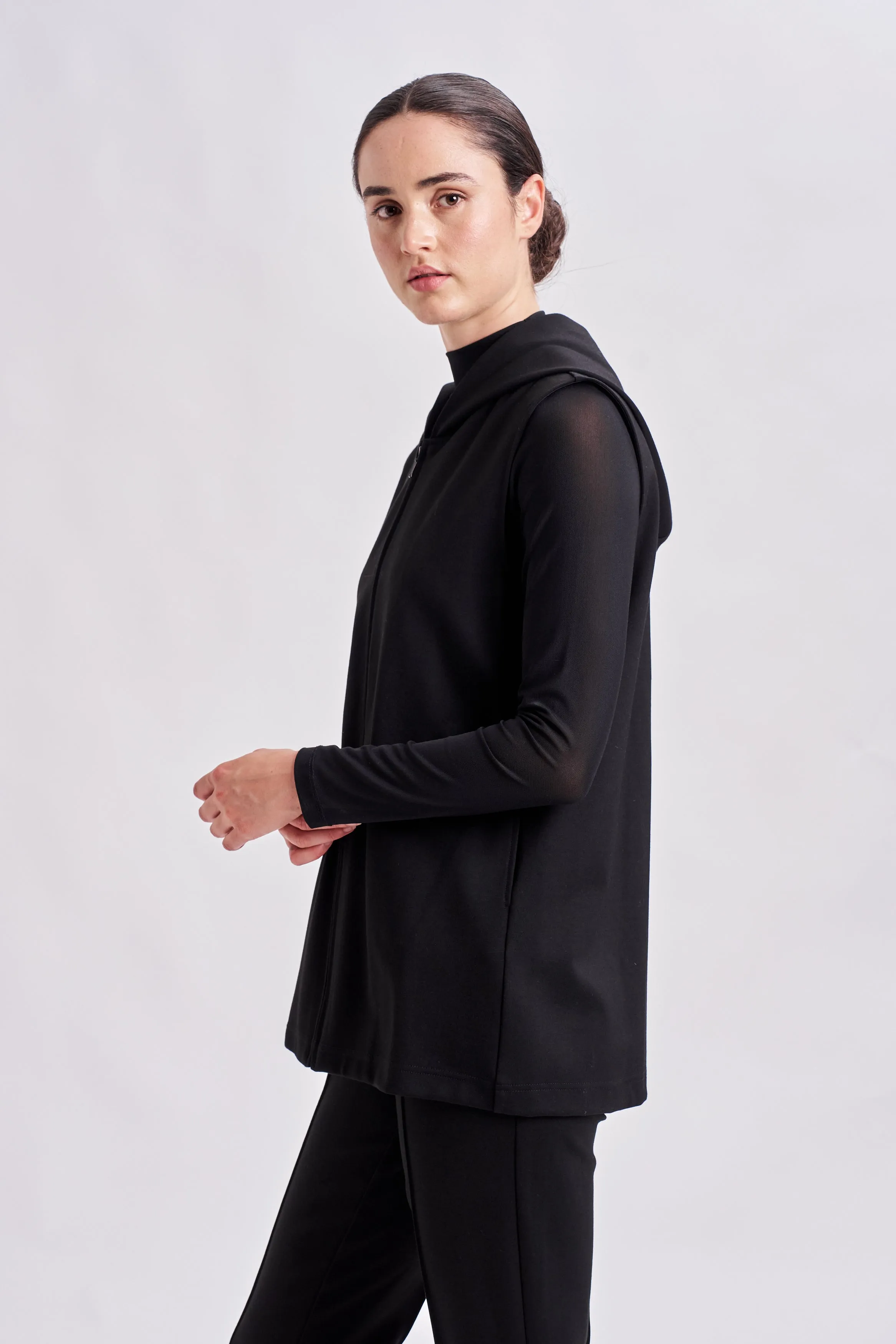 FOUNDATION VEST