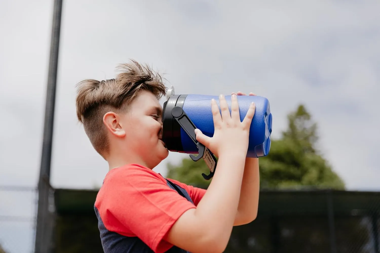 Igloo 1/2 Gallon Insulated Sports Water Jug with Hooks