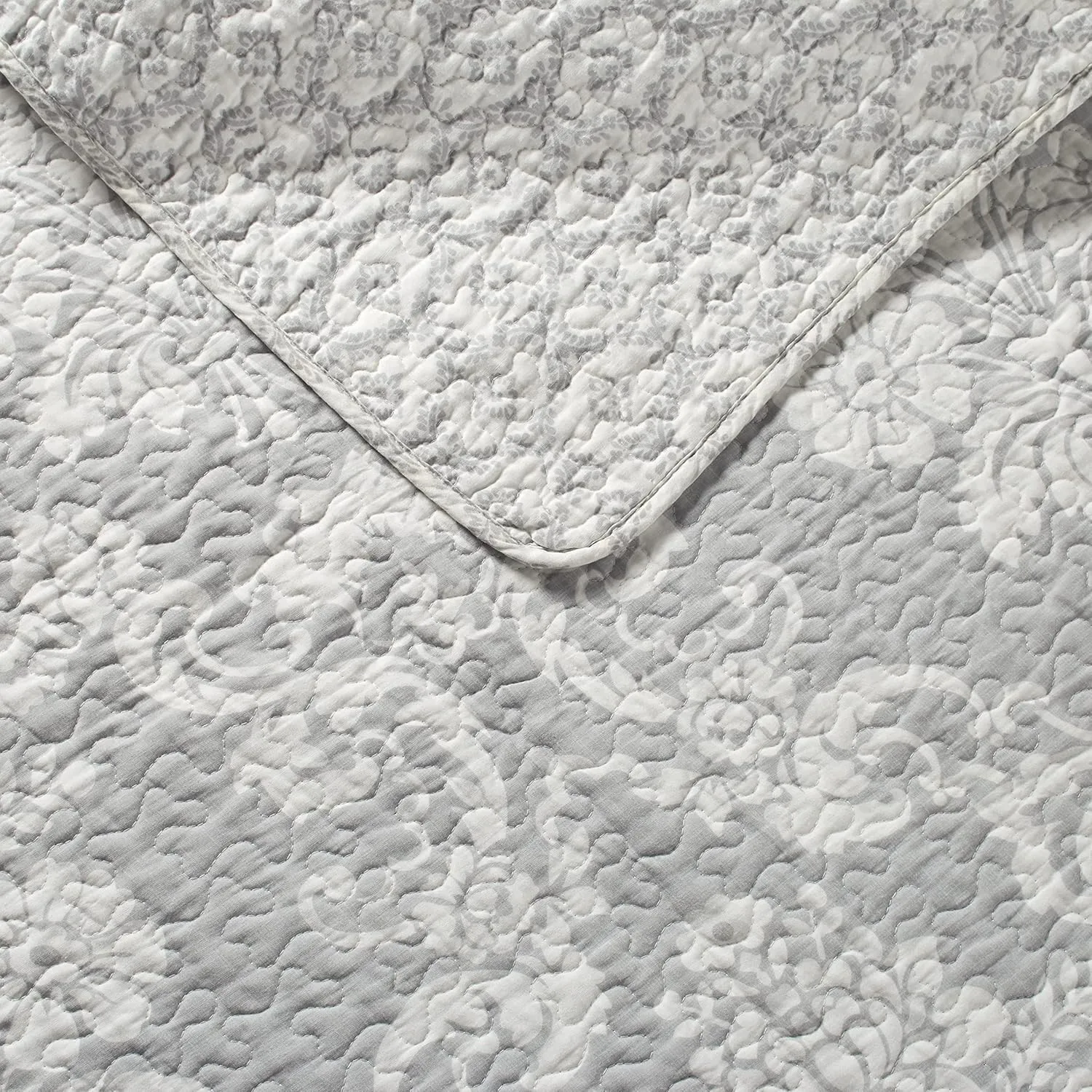 Laura Ashley Quilt Set Cotton Reversible Bedding with Matching Shams, Lightweight Home Decor Ideal for All Seasons, King, Venetia Grey