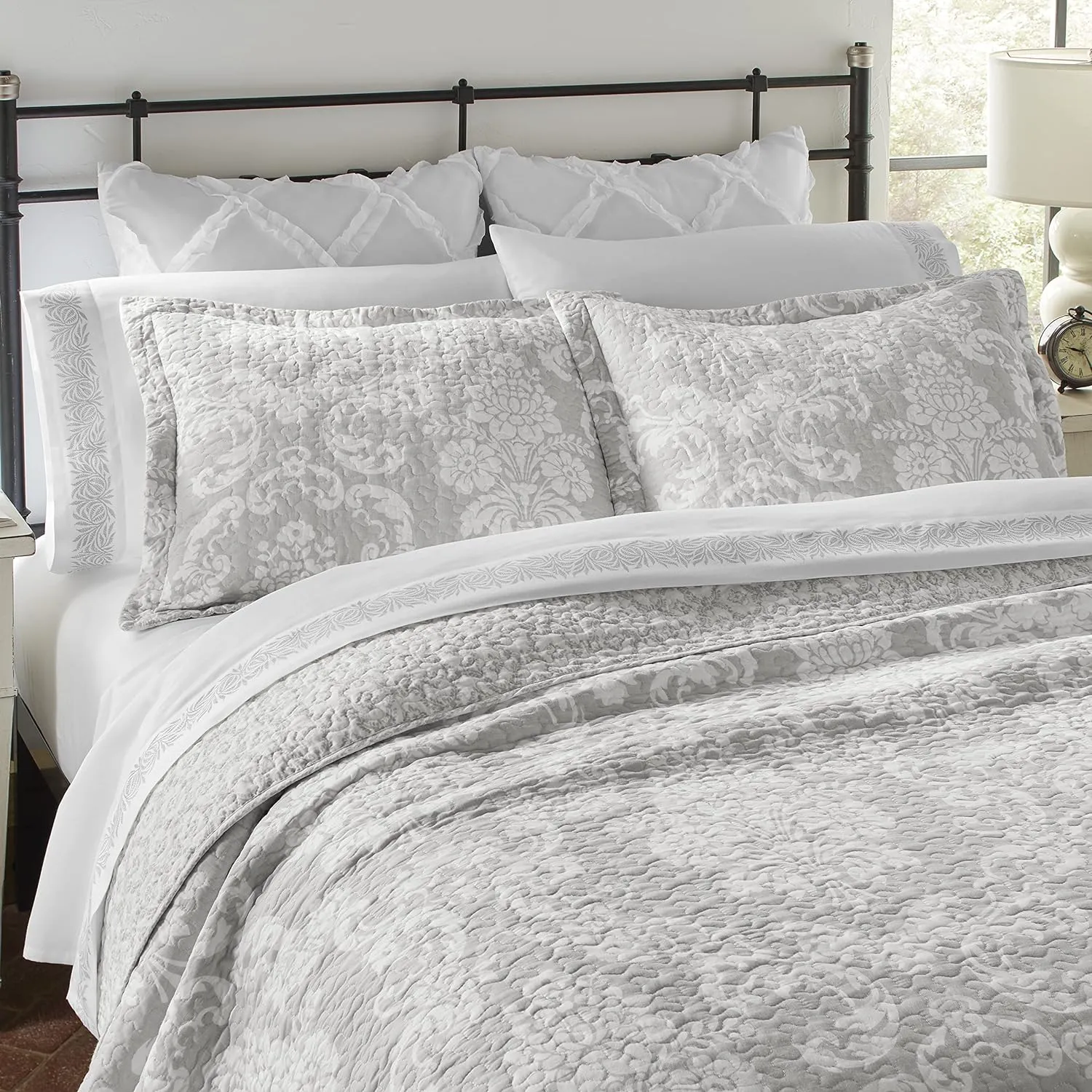 Laura Ashley Quilt Set Cotton Reversible Bedding with Matching Shams, Lightweight Home Decor Ideal for All Seasons, King, Venetia Grey