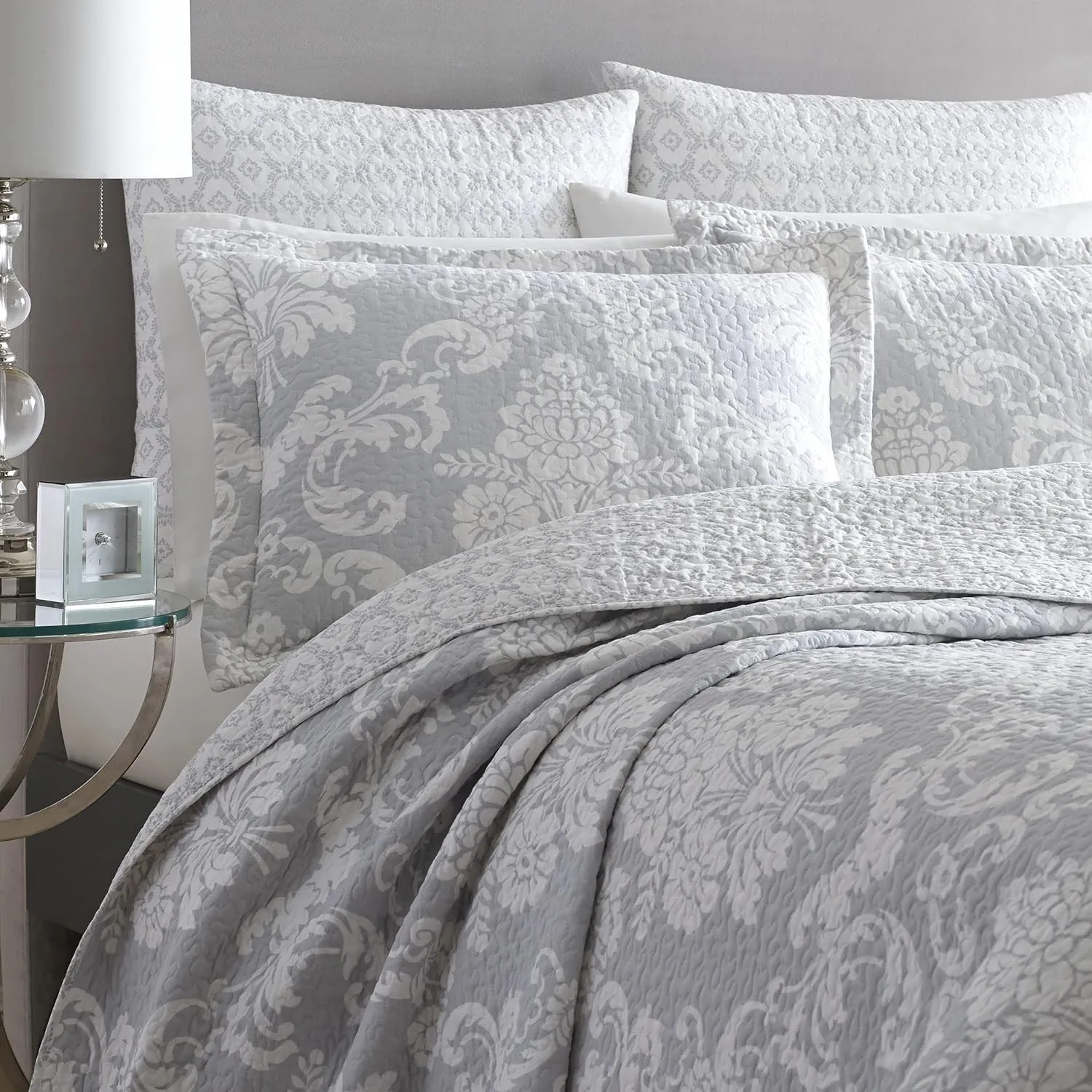 Laura Ashley Quilt Set Cotton Reversible Bedding with Matching Shams, Lightweight Home Decor Ideal for All Seasons, King, Venetia Grey