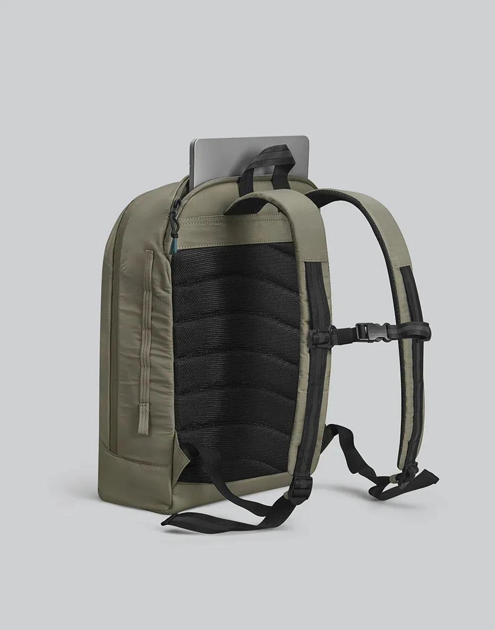 LIGHTWEIGHT BACKPACK