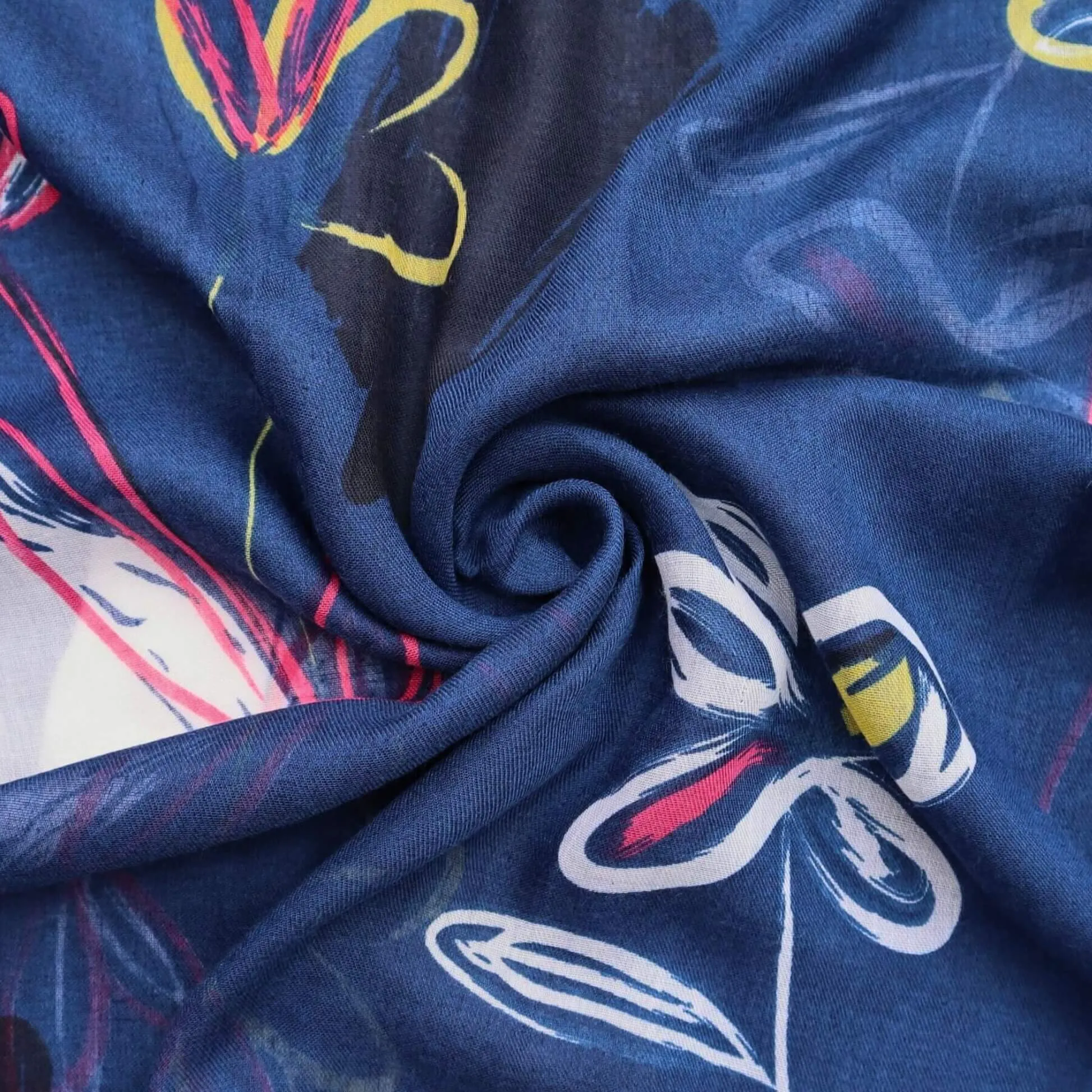 Lightweight Oversized Floral Sketch Scarf