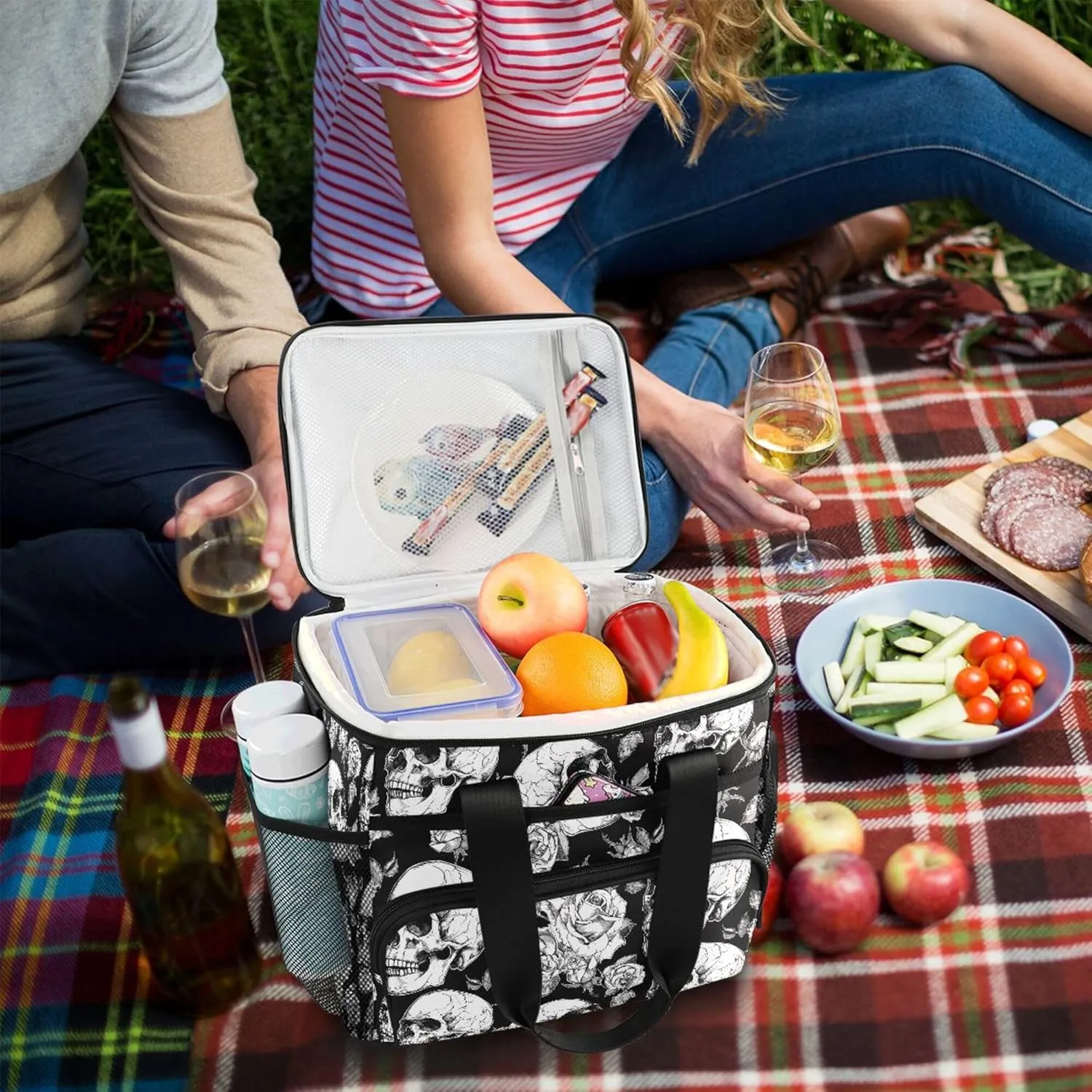 MNSRUU Cooler Bag Skull and Crossbones Soft Cooler Bag Insulated Lunch Totes Picnic Bag Beach Cooler Lunch Box Container with Adjustable Shoulder Strap