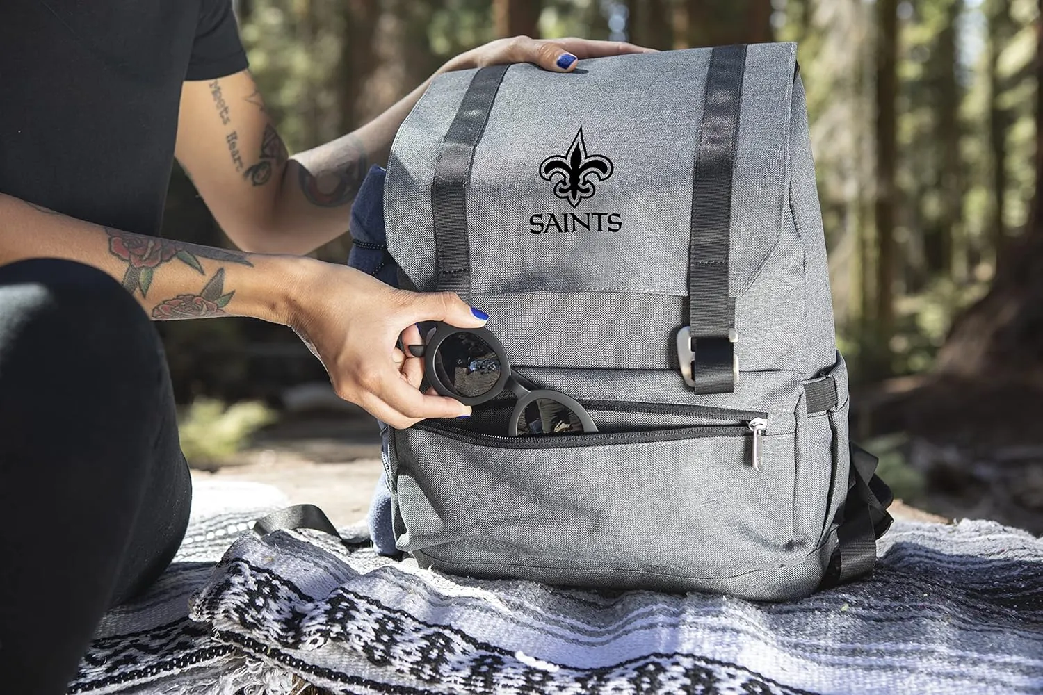 PICNIC TIME NFL New Orleans Saints OTG Traverse Backpack Cooler - Soft Cooler Backpack - Hiking Backpack, (Heathered Gray)