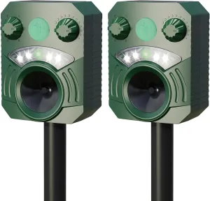 Solar Powered Animal Repeller Ultrasonic Dog Deterrent Waterproof Cat Repellent Outdoor Squirrel Deer Racoon Fox Control Device with RIP Sensor Flashing Light and 5 Modes
