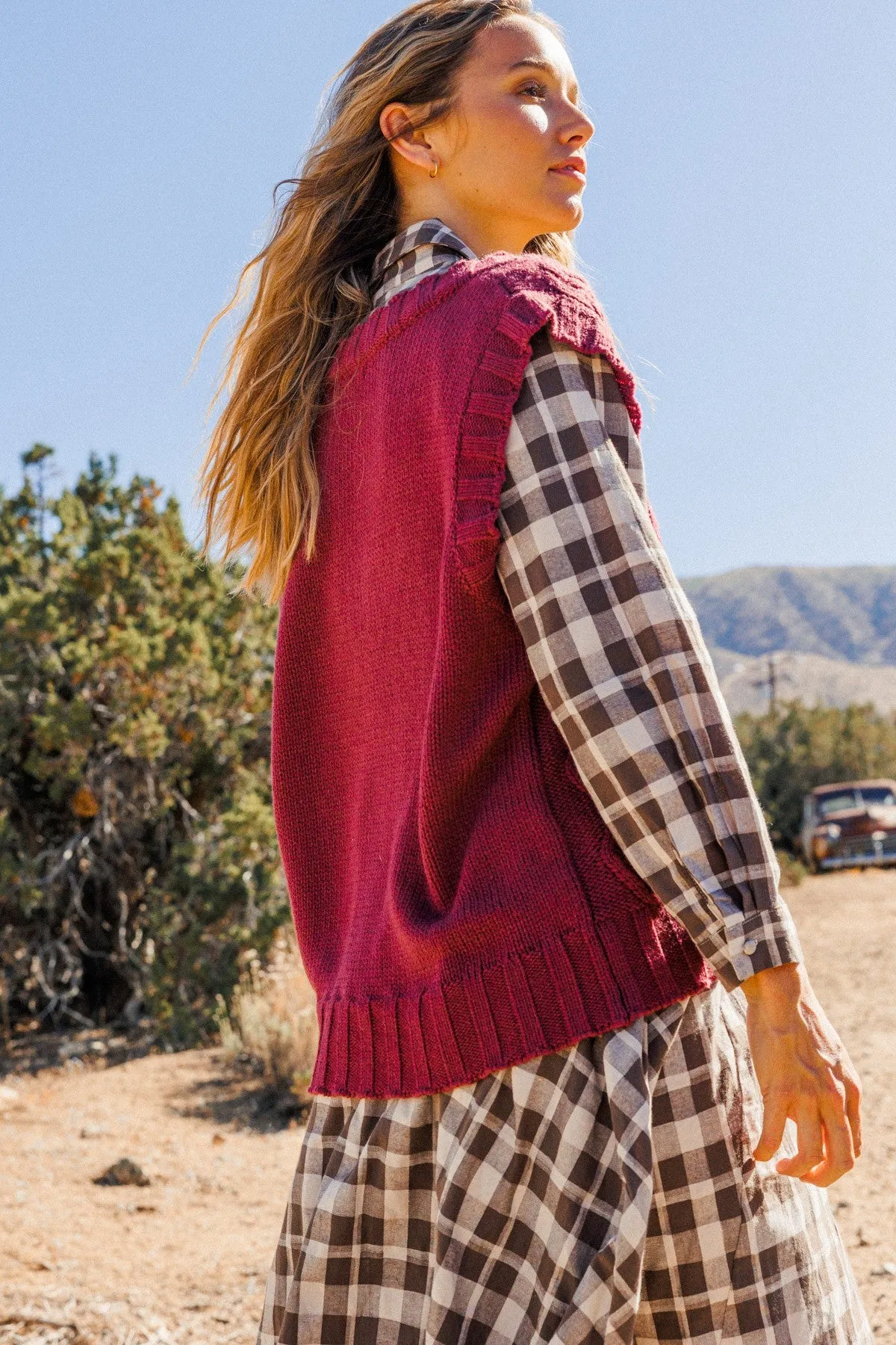 Solid Cable V-neck Sweater Vest
