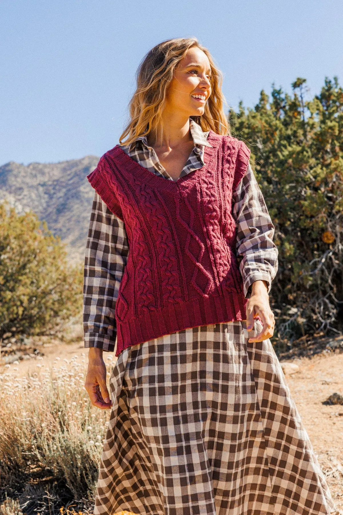 Solid Cable V-neck Sweater Vest